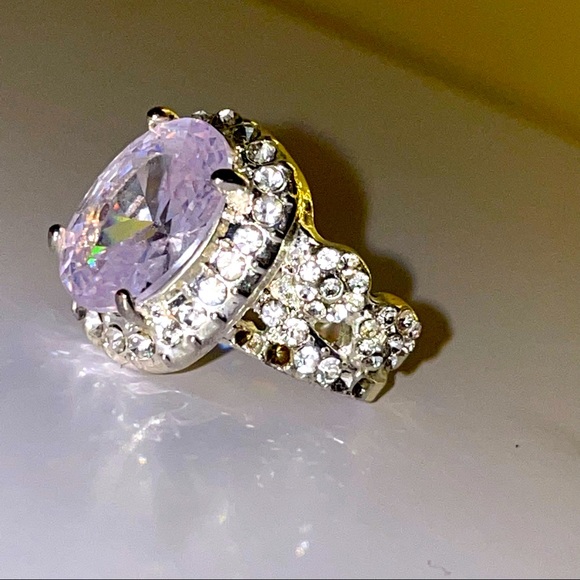 Jewelry - Gorgeous Size 6 CZ 20ct Cocktail Ring